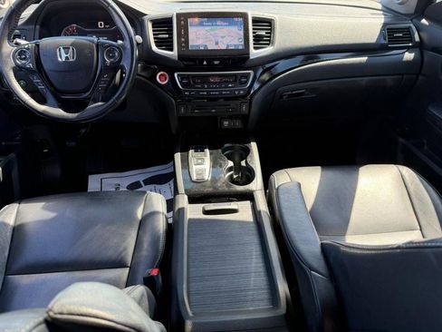 Used 2017 Honda Pilot Touring image 13