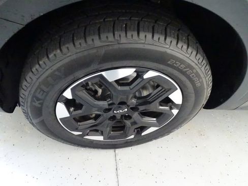 Used 2025 Kia Sorento S AWD/4WD image 28