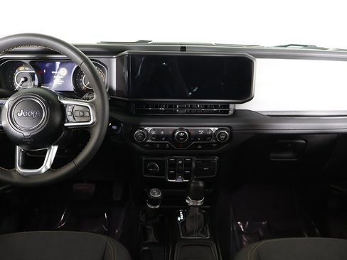 Used 2024 Jeep Wrangler Sahara image 38