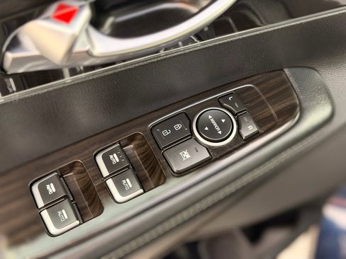 Used 2020 Kia Sorento AWD V6 image 8