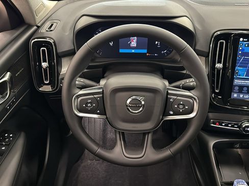 Used 2026 Volvo XC40 B5 Ultra w/ Protection Package Premier image 12