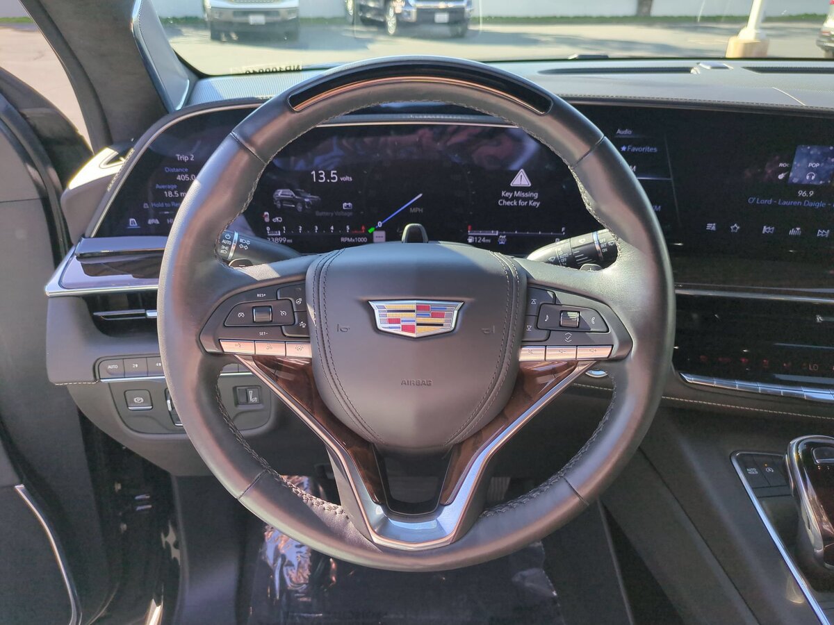 Used 2022 Cadillac Escalade Sport Platinum w/ Heavy-Duty Trailer Package AWD/4WD image 17