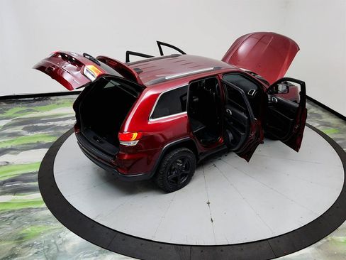 Used 2021 Jeep Grand Cherokee Laredo X AWD/4WD image 39