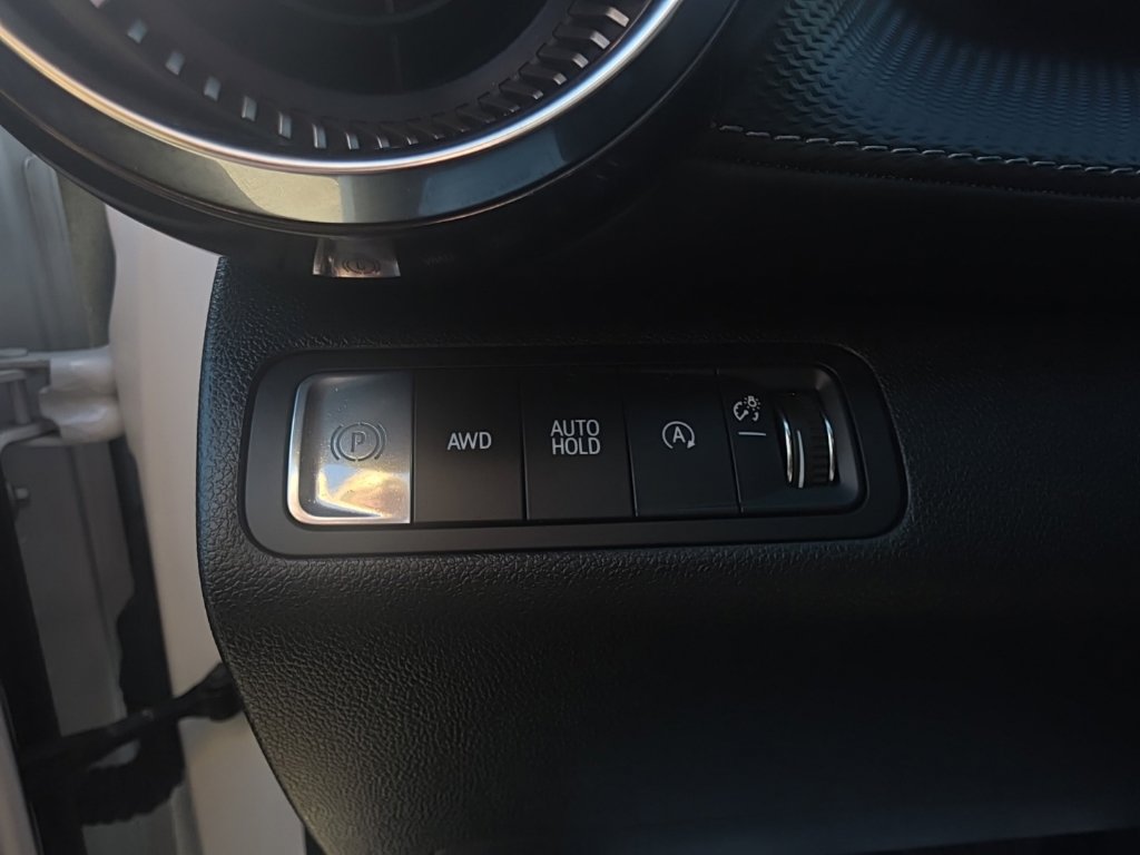 Used 2026 Chevrolet Equinox LT AWD/4WD image 26