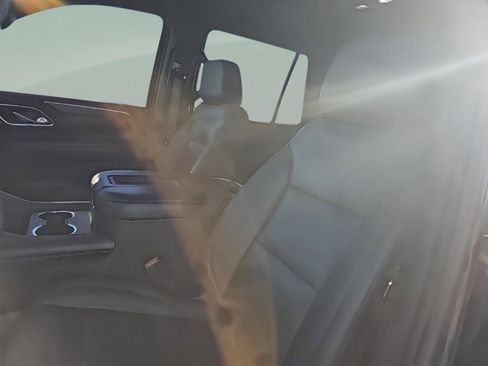 Used 2022 Chevrolet Tahoe Z71 w/ Luxury Package image 20