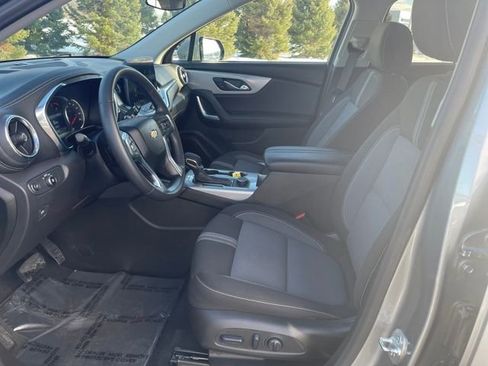 Used 2025 Chevrolet Blazer LT AWD/4WD image 2