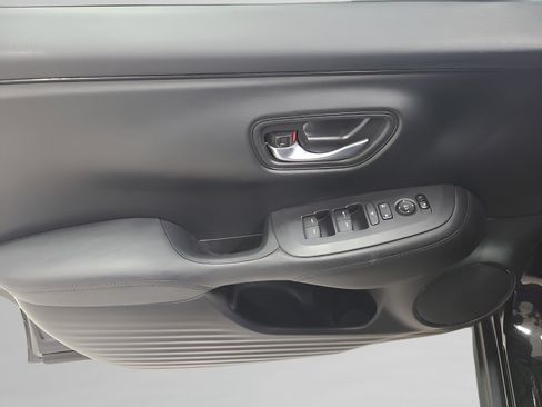 Used 2025 Honda HR-V LX image 19