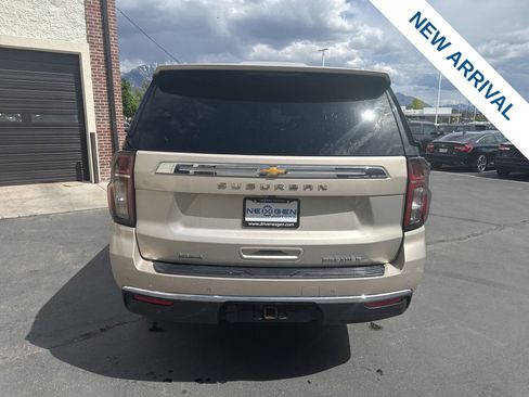 Used 2022 Chevrolet Suburban Premier AWD/4WD image 6