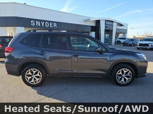 Used 2023 Subaru Forester Premium image 1