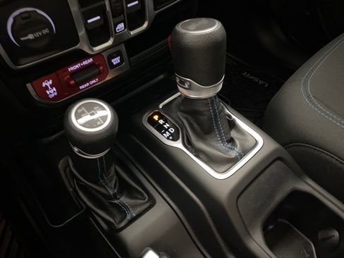 Used 2022 Jeep Wrangler Unlimited Rubicon 4xe w/ Cold Weather Group image 17