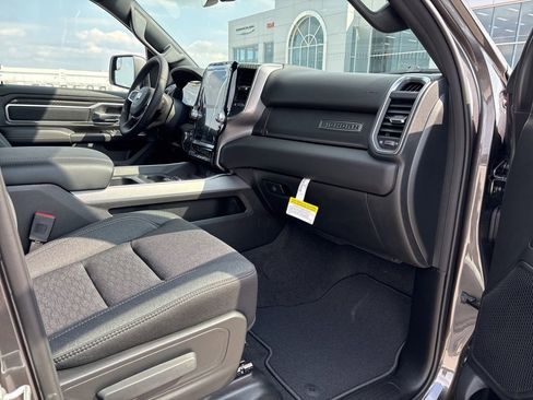 New 2026 RAM 1500 4x4 Crew Cab image 14