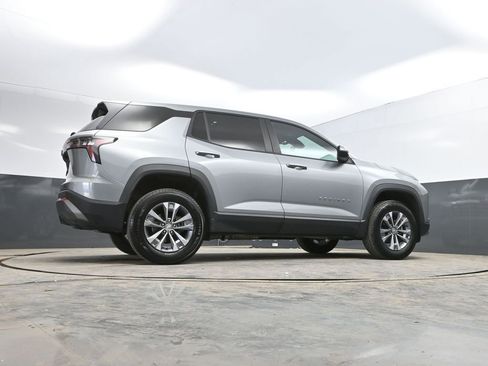 Used 2025 Chevrolet Equinox LT image 38