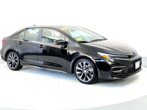Certified 2024 Toyota Corolla SE FWD image 7