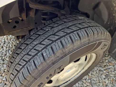 Used 2017 Ford F150 XL w/ Equipment Group 101A Mid RWD image 9