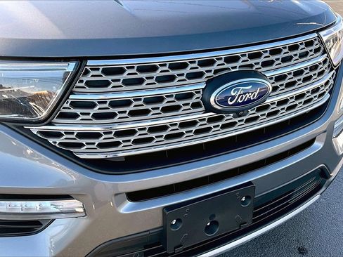 Used 2022 Ford Explorer Limited w/ Equipment Group 301A image 29