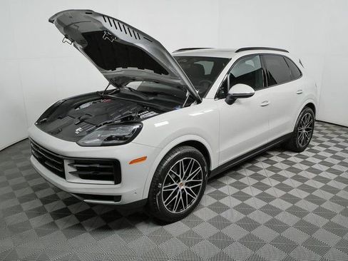 New 2026 Porsche Cayenne AWD image 32