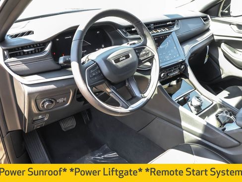 New 2025 Jeep Grand Cherokee Altitude image 5