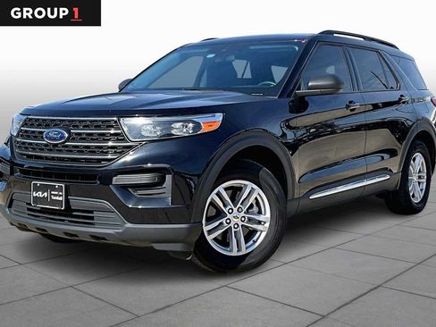 Used 2022 Ford Explorer XLT image 1