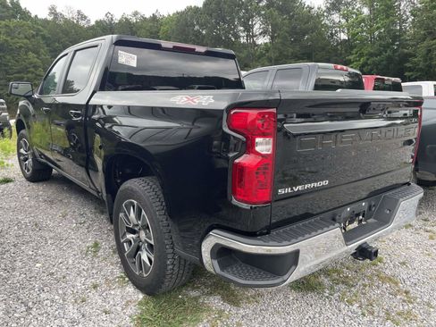 Used 2024 Chevrolet Silverado 1500 LT AWD/4WD image 8