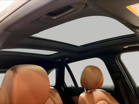 Used 2020 Mercedes-Benz GLC 300 4MATIC image 27