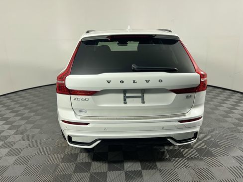 Used 2023 Volvo XC60 B5 Ultimate w/ Protection Package Premier FWD image 4