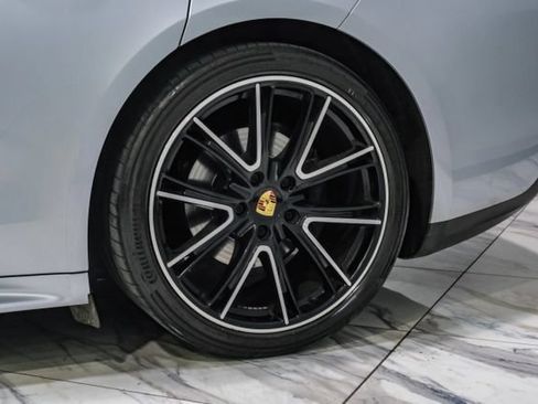 Used 2018 Porsche Panamera 4 AWD/4WD image 58