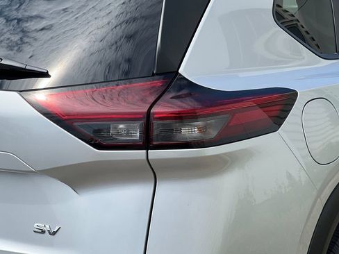 Used 2023 Nissan Rogue SV w/ SV Premium B Package image 32