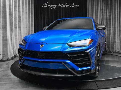 Used 2022 Lamborghini Urus image 2