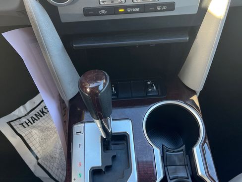 Used 2012 Toyota Camry XLE image 21