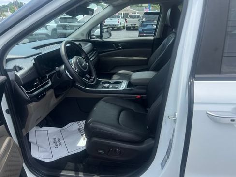 Used 2026 Kia Carnival LXS FWD image 9