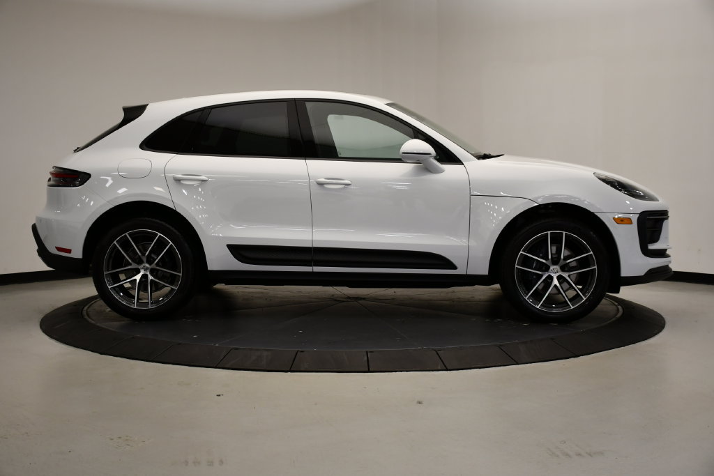 Certified 2026 Porsche Macan Turbo AWD/4WD image 8