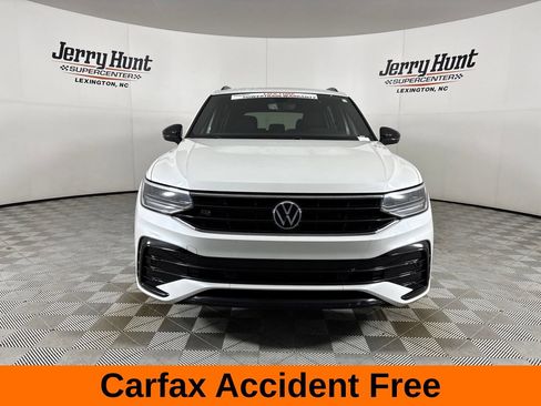 Used 2023 Volkswagen Tiguan SE R-Line FWD image 3