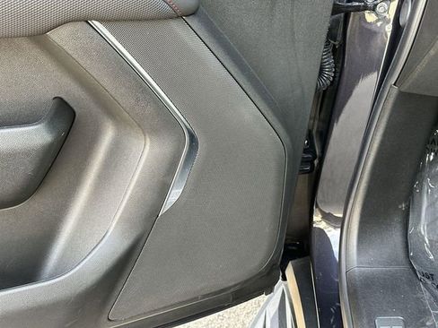 Used 2025 Chevrolet Suburban RST image 23