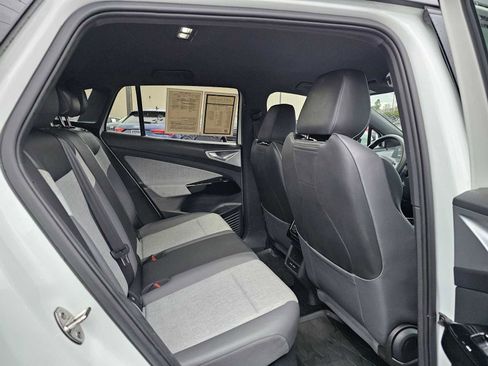 Used 2023 Volkswagen ID.4 Pro image 14