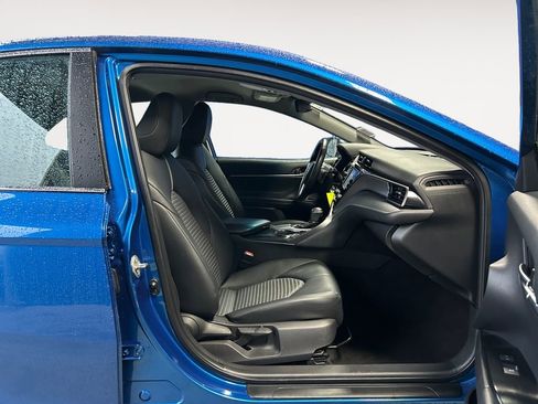 Used 2019 Toyota Camry SE image 10