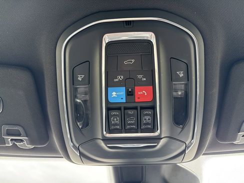 Used 2024 Jeep Grand Cherokee L Limited w/ Luxury Tech Group II image 45