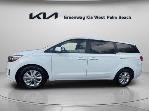 Used 2018 Kia Sedona LX FWD image 4