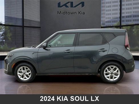 Used 2024 Kia Soul LX w/ Option Group 015 image 6