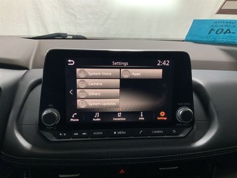 Used 2021 Nissan Rogue SV w/ Premium Package FWD image 29