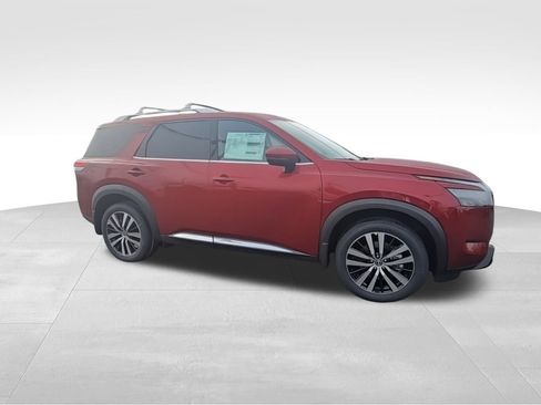 New 2025 Nissan Pathfinder Platinum w/ Cargo Package image 10