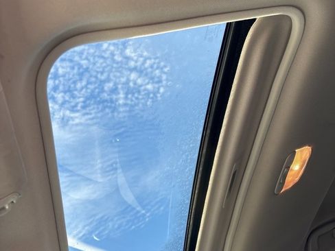 Used 2023 Subaru Crosstrek 2.0i Premium image 18