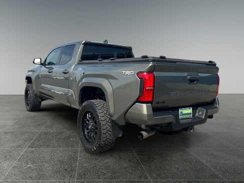 Used 2024 Toyota Tacoma TRD Sport AWD/4WD image 7