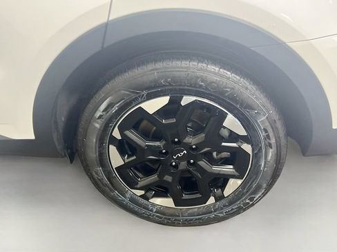 Used 2025 Kia Sorento S FWD image 23