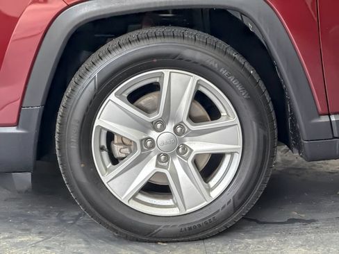 Used 2022 Jeep Compass Latitude FWD image 24
