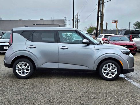 Used 2025 Kia Soul S image 6