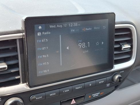Certified 2025 Hyundai Venue SEL FWD image 18