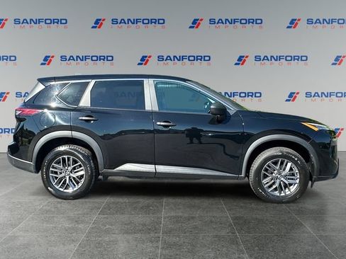 Used 2024 Nissan Rogue S AWD/4WD image 6