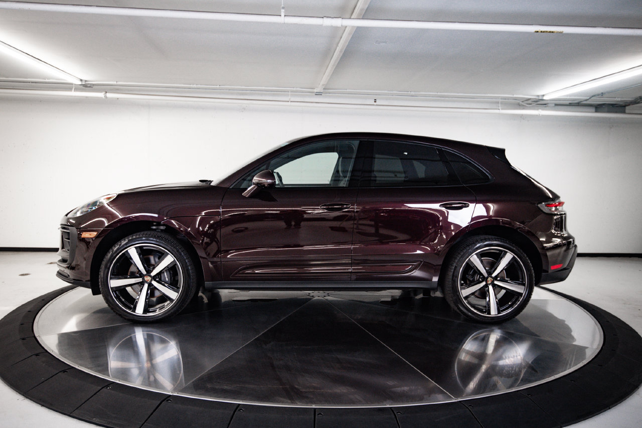 Certified 2026 Porsche Macan AWD/4WD image 2
