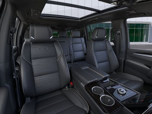 New 2026 Cadillac Escalade ESV Luxury AWD/4WD image 16
