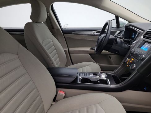 Used 2018 Ford Fusion SE image 21